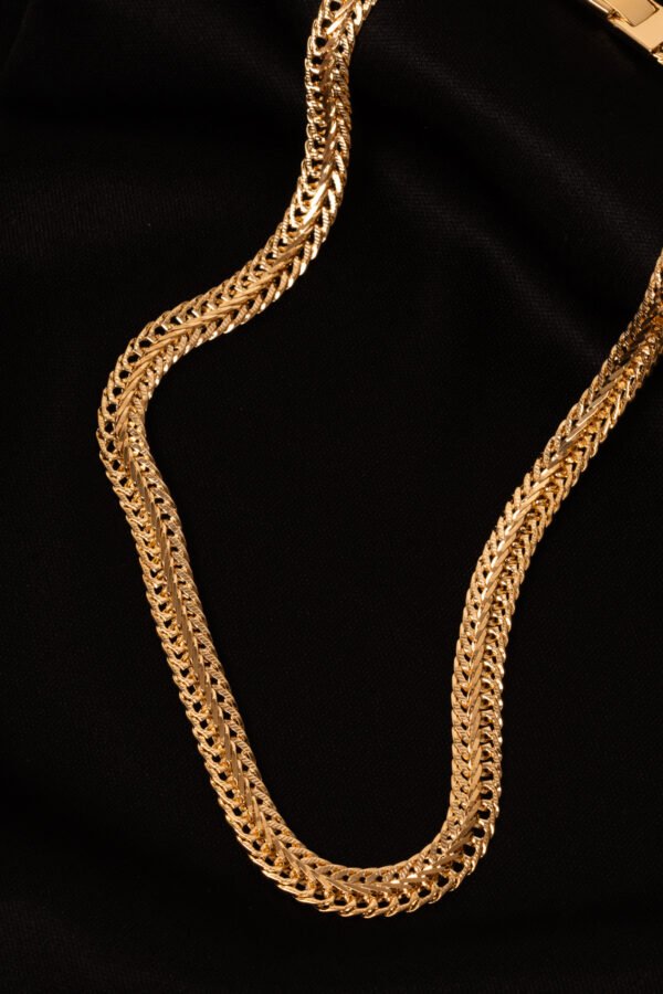 Choker malha relógio detalhe central