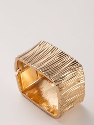 Bracelete quadrado texturizado