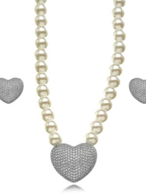 Conjunto pérola e corações cravejados